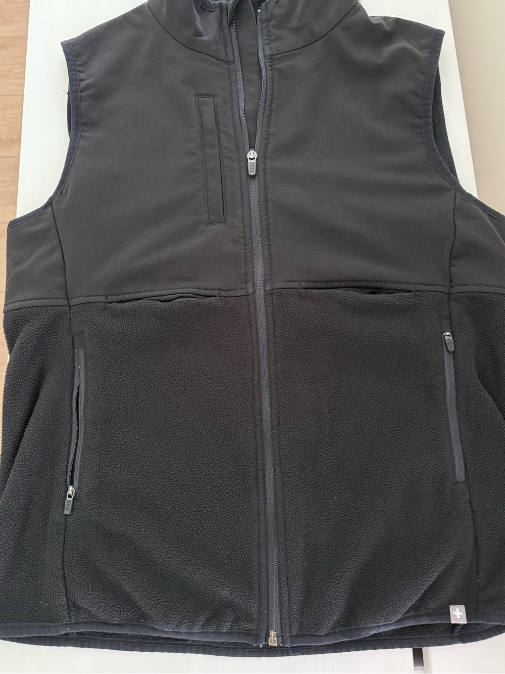 FIGS On-Shift Fleece Vest Black Full Zip Medical Scrub Jacket Womens M - Picture 3 of 7
